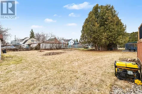 7 Leeds Street Smiths Falls ON K7A 2M6