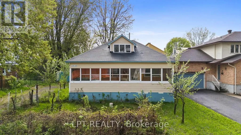 2838 Haughton Avenue Ottawa ON K2B 6Z3