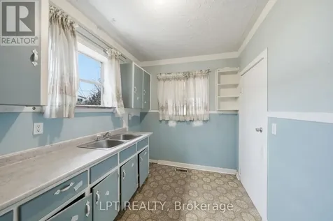 2838 Haughton Avenue Ottawa ON K2B 6Z3