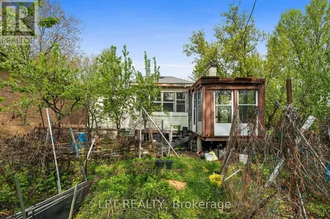 2838 Haughton Avenue Ottawa ON K2B 6Z3