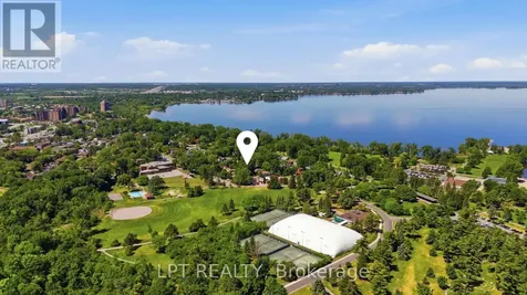 2838 Haughton Avenue Ottawa ON K2B 6Z3