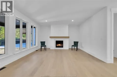 255 Dolores Essex ON N8M 3E9