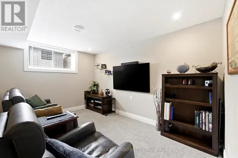 1118 Clement Court Cornwall ON K6H 0G3