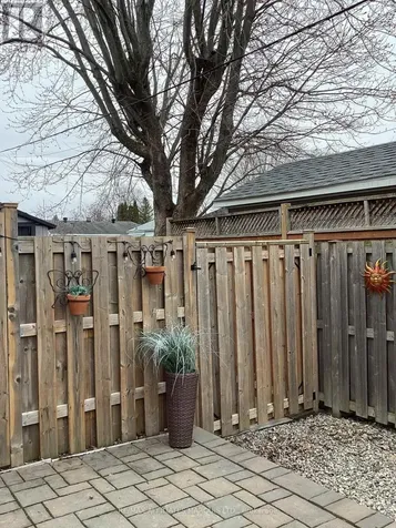 1118 Clement Court Cornwall ON K6H 0G3