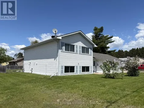 31 Silke Drive Petawawa ON K8H 2L3