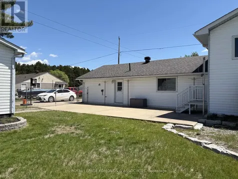 31 Silke Drive Petawawa ON K8H 2L3