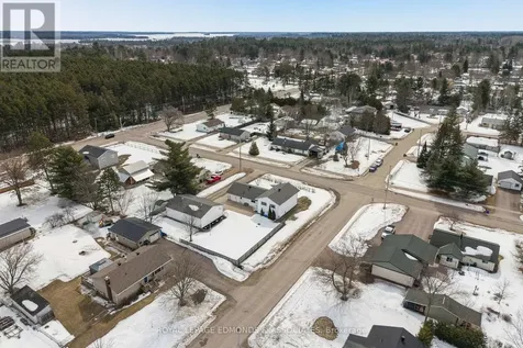 31 Silke Drive Petawawa ON K8H 2L3
