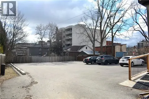 11 Cross Street Hamilton ON L9H 2R3