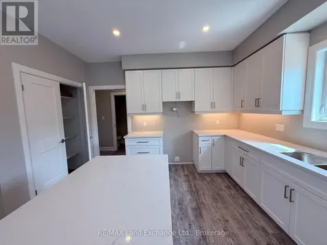 8 Golf Links Road Kincardine ON N2Z 0G1
