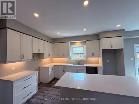 8 Golf Links Road Kincardine ON N2Z 0G1