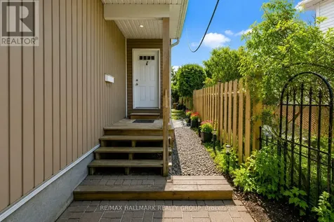 1796 Dumas Street Ottawa ON K1C 1N4