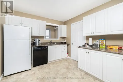 1796 Dumas Street Ottawa ON K1C 1N4