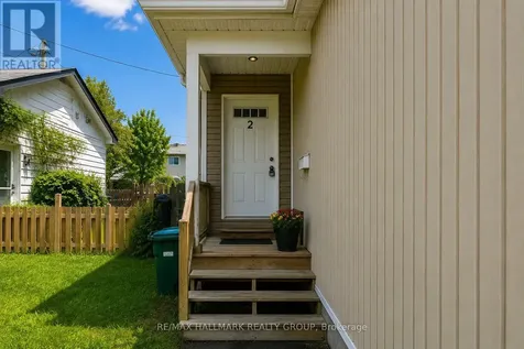 1796 Dumas Street Ottawa ON K1C 1N4