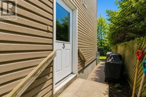 1796 Dumas Street Ottawa ON K1C 1N4