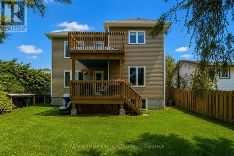 1796 Dumas Street Ottawa ON K1C 1N4