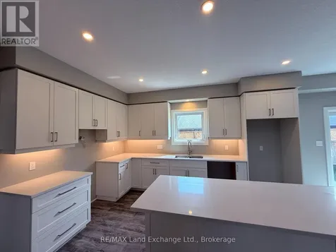8 Golf Links Road Kincardine ON N2Z 0G1