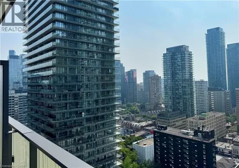 42 Charles Street East Toronto ON M4Y 1N3
