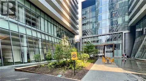 42 Charles Street East Toronto ON M4Y 1N3