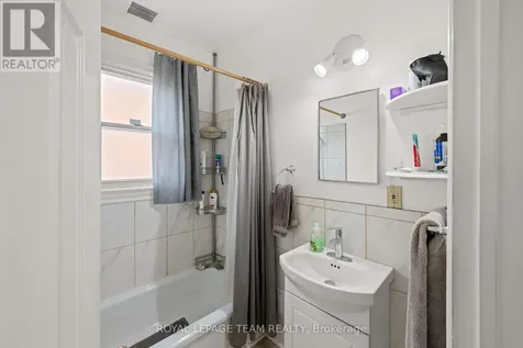 1123 Secord Avenue Ottawa ON K1H 8C9