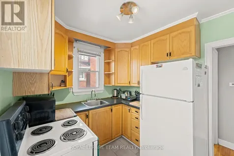 1123 Secord Avenue Ottawa ON K1H 8C9