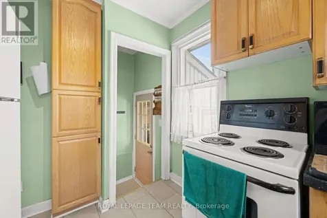 1123 Secord Avenue Ottawa ON K1H 8C9