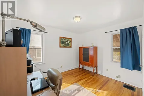 1123 Secord Avenue Ottawa ON K1H 8C9