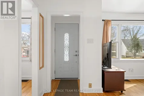 1123 Secord Avenue Ottawa ON K1H 8C9