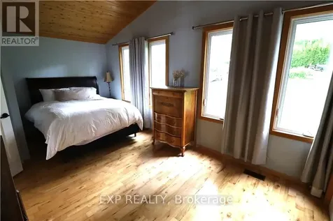 2295 Lakeshore Road East Oro-medonte ON L0L 1T0