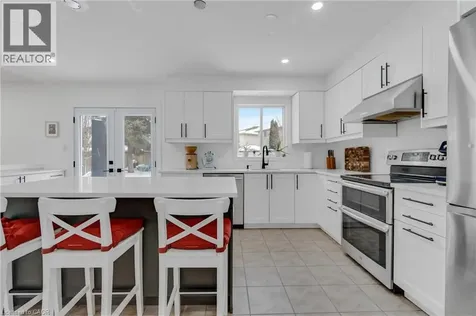 191 Hawkswood Trail Hamilton ON L9B 2T1
