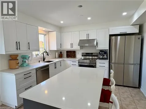 191 Hawkswood Trail Hamilton ON L9B 2T1