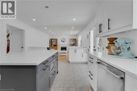 191 Hawkswood Trail Hamilton ON L9B 2T1