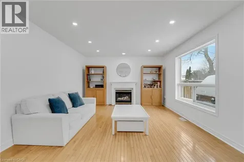 191 Hawkswood Trail Hamilton ON L9B 2T1
