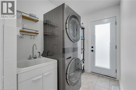 191 Hawkswood Trail Hamilton ON L9B 2T1