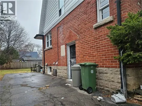 35 Kingsmount Street North Hamilton ON L8S 3L2