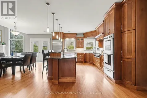 62 Rebecca Crescent Ottawa ON K1J 6B9