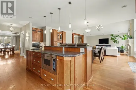 62 Rebecca Crescent Ottawa ON K1J 6B9