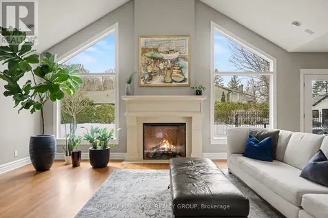 62 Rebecca Crescent Ottawa ON K1J 6B9