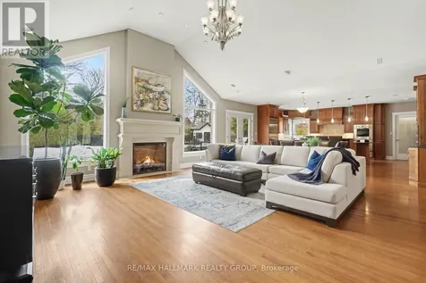 62 Rebecca Crescent Ottawa ON K1J 6B9