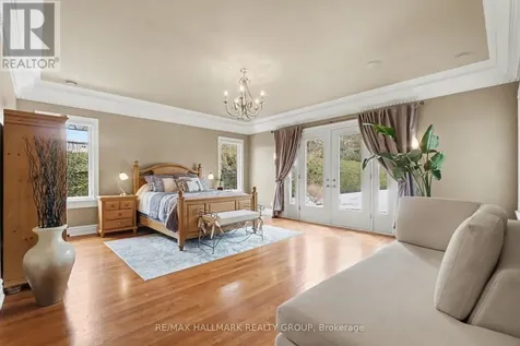62 Rebecca Crescent Ottawa ON K1J 6B9