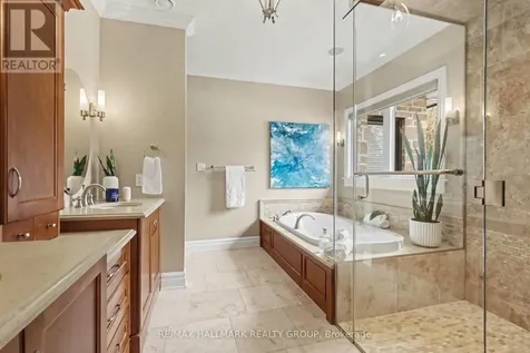 62 Rebecca Crescent Ottawa ON K1J 6B9