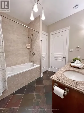 62 Rebecca Crescent Ottawa ON K1J 6B9