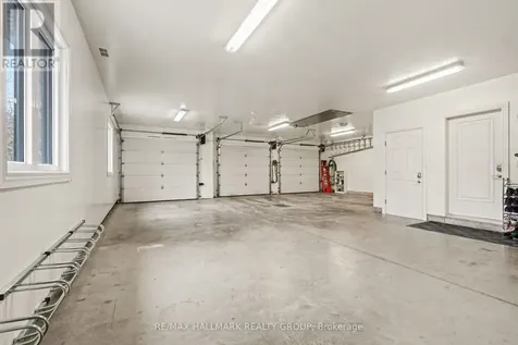 62 Rebecca Crescent Ottawa ON K1J 6B9