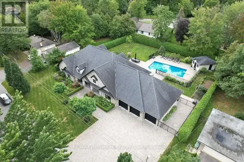 62 Rebecca Crescent Ottawa ON K1J 6B9