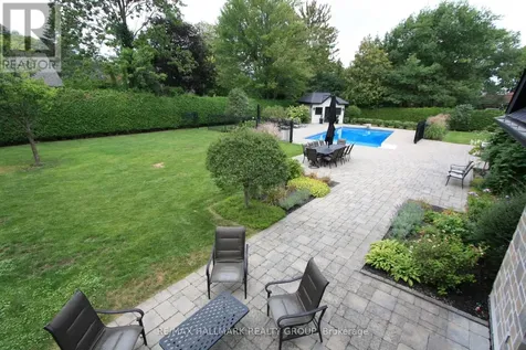 62 Rebecca Crescent Ottawa ON K1J 6B9
