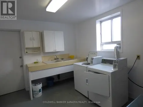 683 Irene Crescent Ottawa ON K1Z 7J1