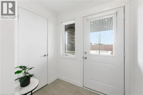 590 North Service Road Stoney Creek ON L8E 0K5