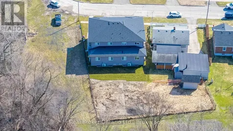 40 Pietz Avenue Welland (broadway) ON L3C 1Z5