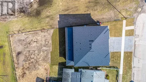 40 Pietz Avenue Welland (broadway) ON L3C 1Z5