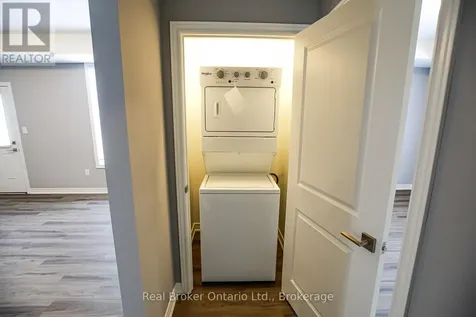 40 Pietz Avenue Welland (broadway) ON L3C 1Z5