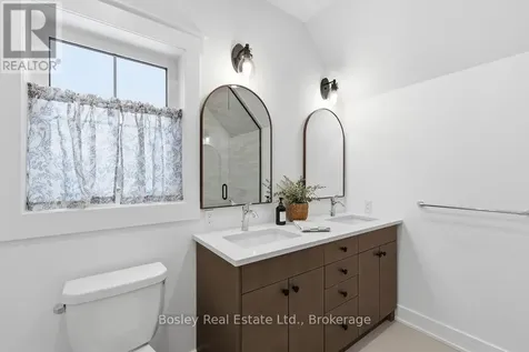 130 Fifth Street Collingwood ON L9Y 5V1